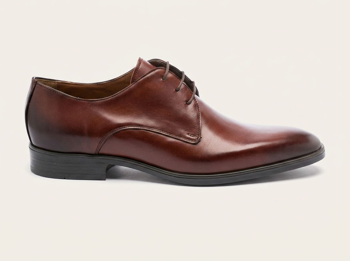 Testoni – Derby Damian en cuir grainé de veau marron disponible chez Paris Kin Shopping à Kinshasa