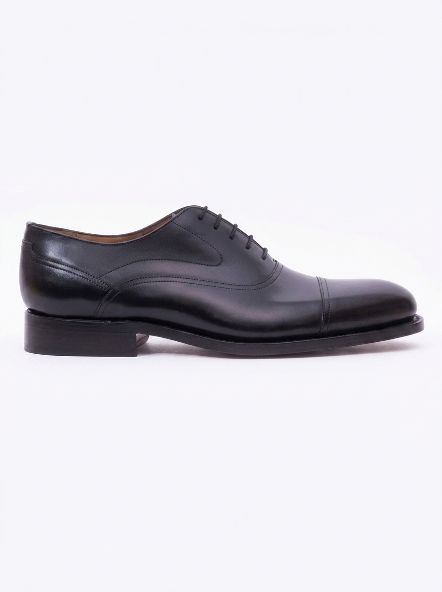 Barker – Richelieu Chingford en cuir noir disponible chez Paris Kin Shopping à Kinshasa