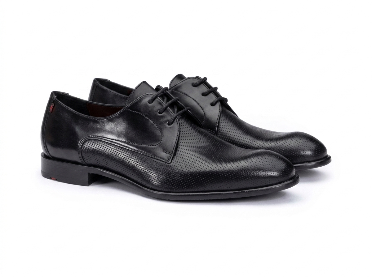 Lloyd – Derbies Rapport en cuir lisse noir disponible chez Paris Kin Shopping à Kinshasa