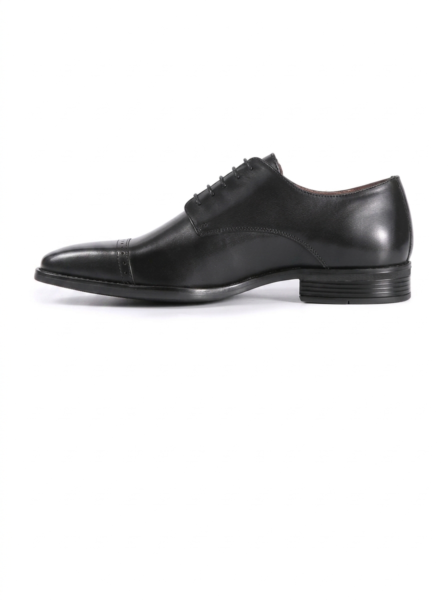 Arthur & Brooke – Derbies Edward en cuir noir disponible chez Paris Kin Shopping à Kinshasa