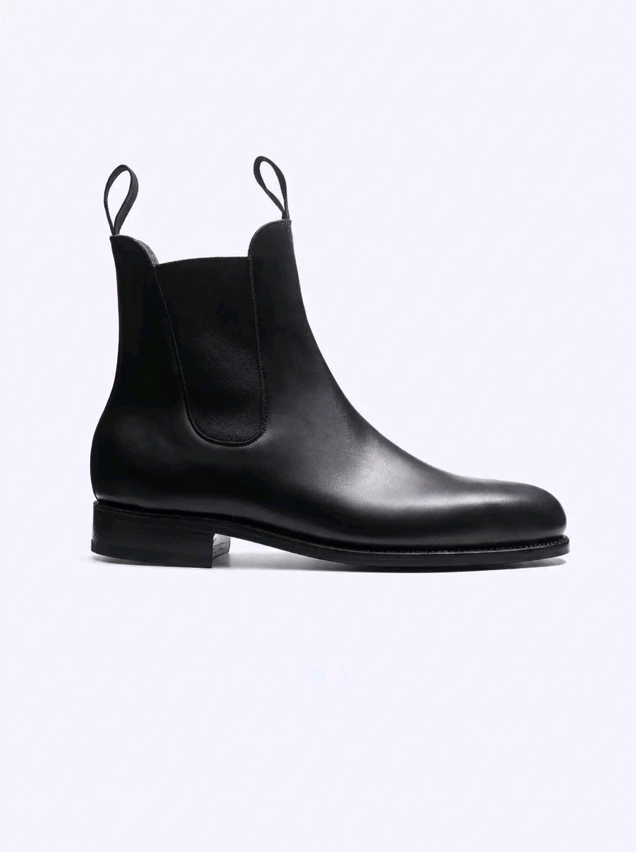 J.M. Weston – Bottine Cambre noire disponible chez Paris Kin Shopping à Kinshasa