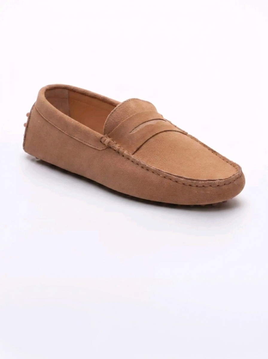 John Scott – Mocassins Cliff en cuir camel et beige disponible chez Paris Kin Shopping à Kinshasa