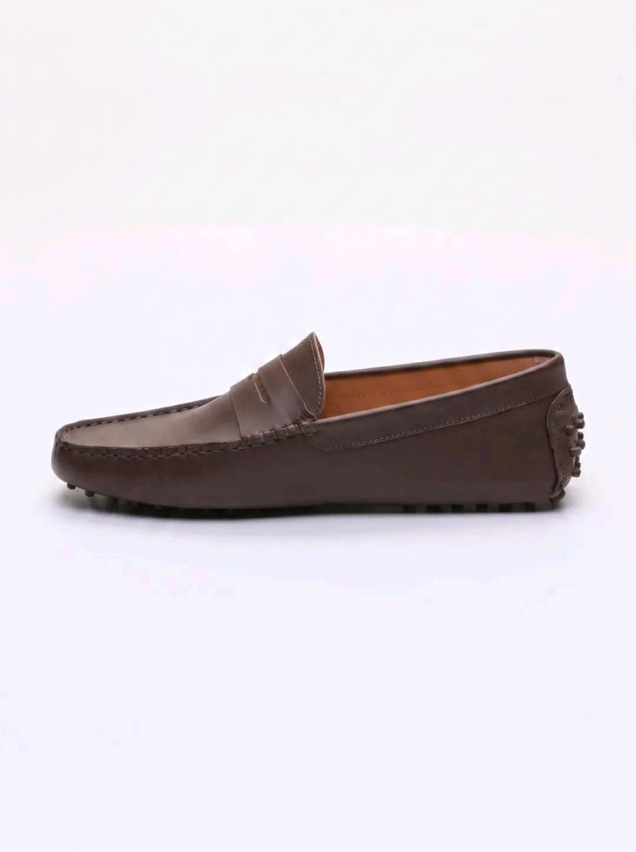 John Scott – Mocassins Wales en cuir marron foncé disponible chez Paris Kin Shopping à Kinshasa