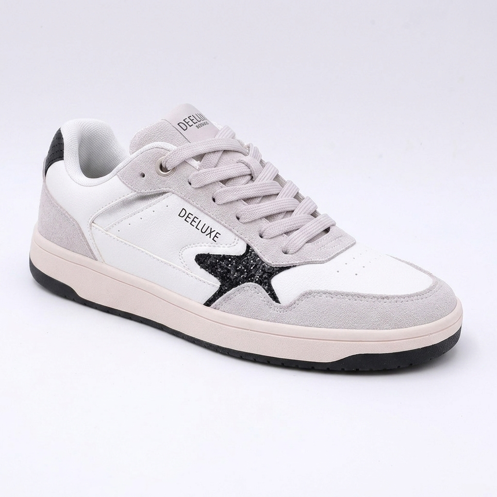 Deeluxe – Sneakers blanc et noir disponible chez Paris Kin Shopping à Kinshasa
