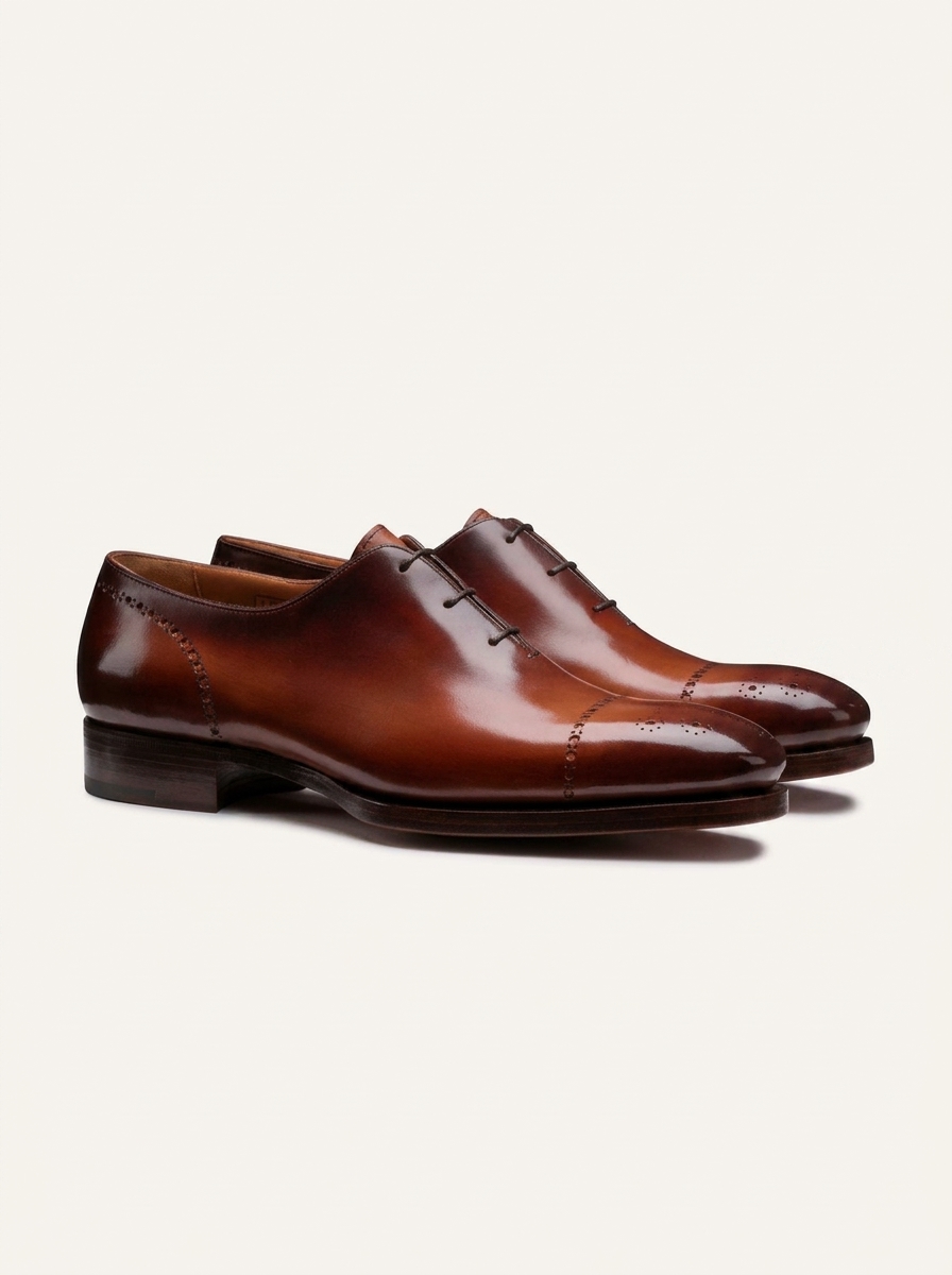 Santoni – Richelieu en cuir marron pour homme disponible chez Paris Kin Shopping à Kinshasa