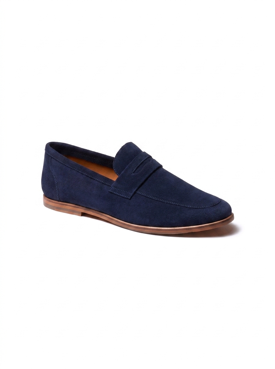 Guillemets – Mocassins Lucas en cuir suédé bleu marine disponible chez Paris Kin Shopping à Kinshasa